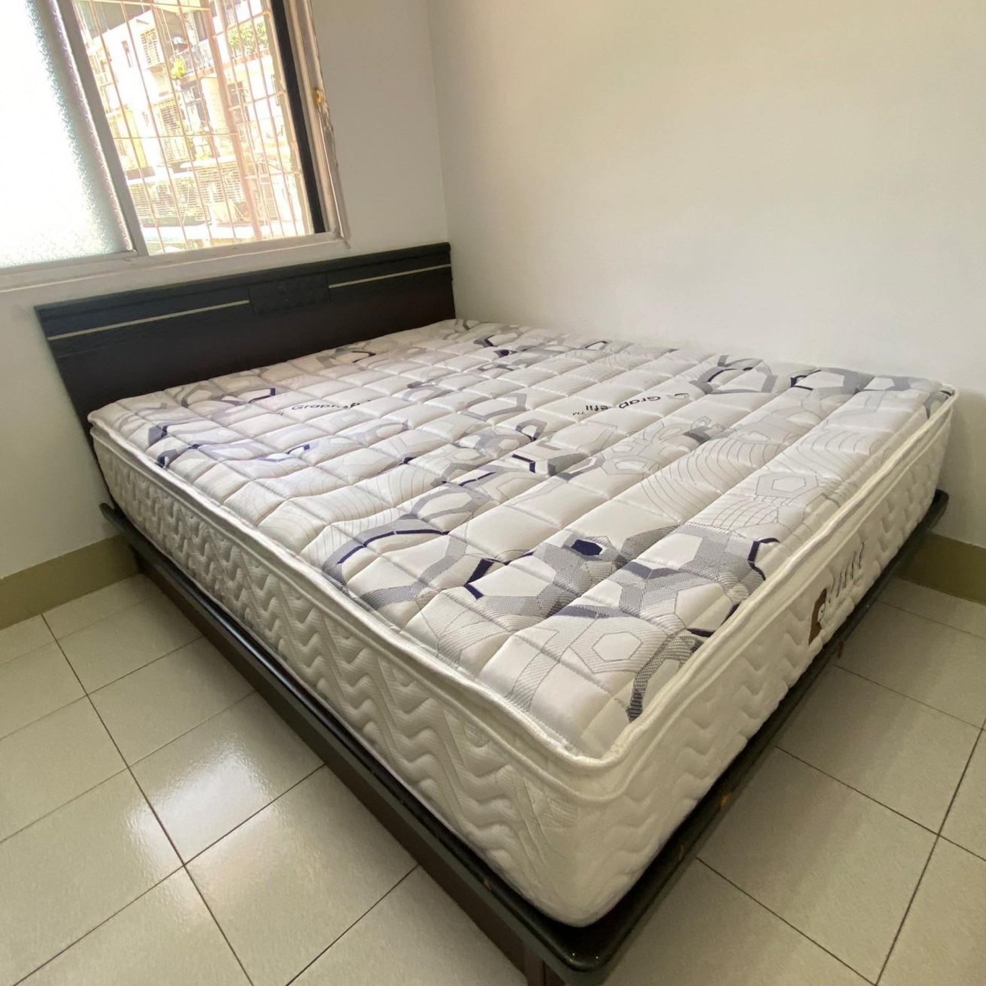 台北市士林區/張OO/好眠電動床墊5尺/石墨烯床墊5尺