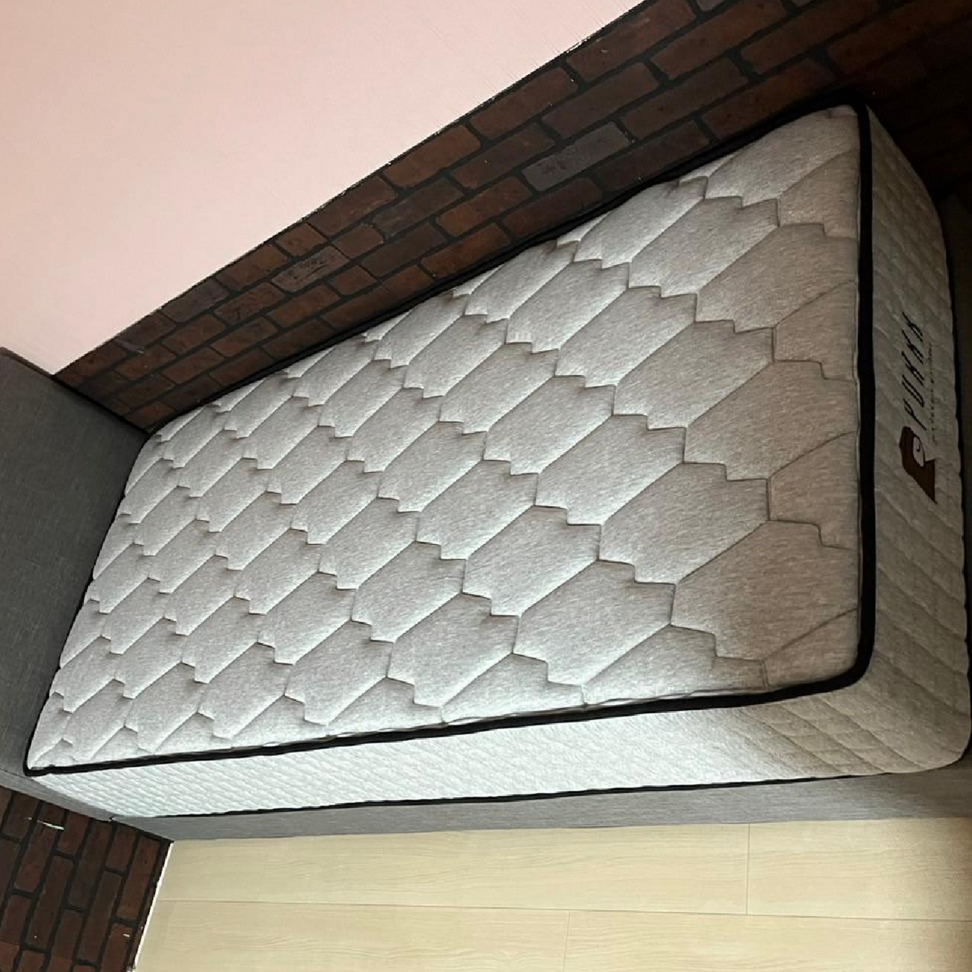 新北市新店區/許OO/金剛獨立筒床墊3尺/金剛獨立筒床墊3.5尺*1 傢式床頭組